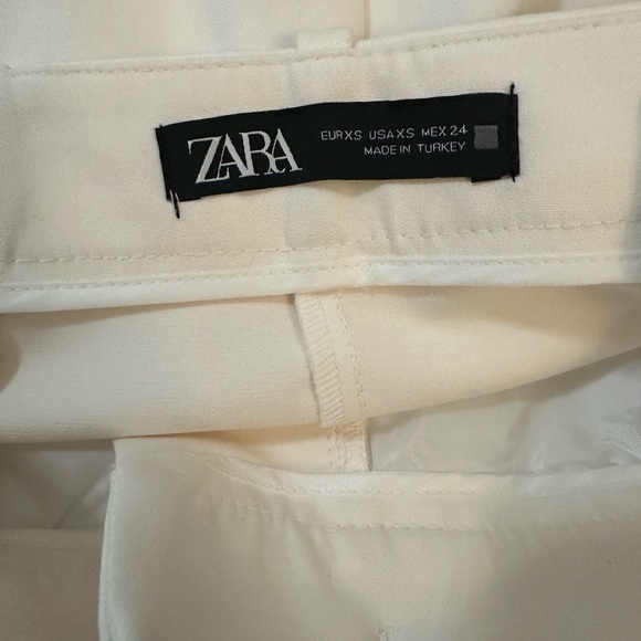 NWOT Zara Cream High-Waisted Shorts with Button Detail - Picture 11 of 14